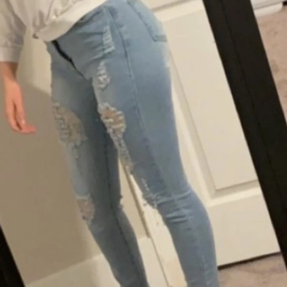 Ripped skinny jeans
